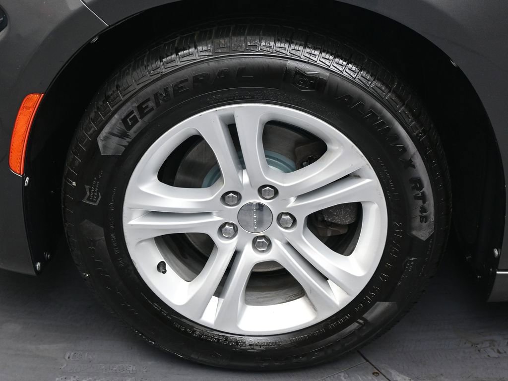 Used 2018 Dodge Charger SXT image 34