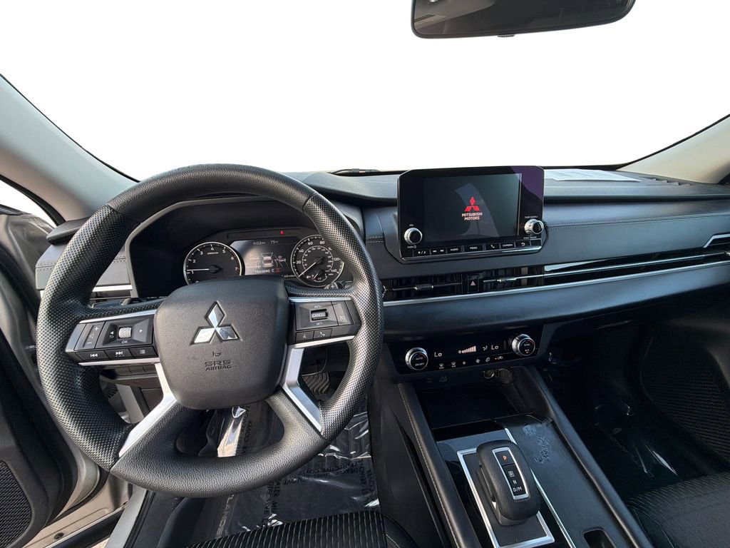 Used 2022 Mitsubishi Outlander ES image 21