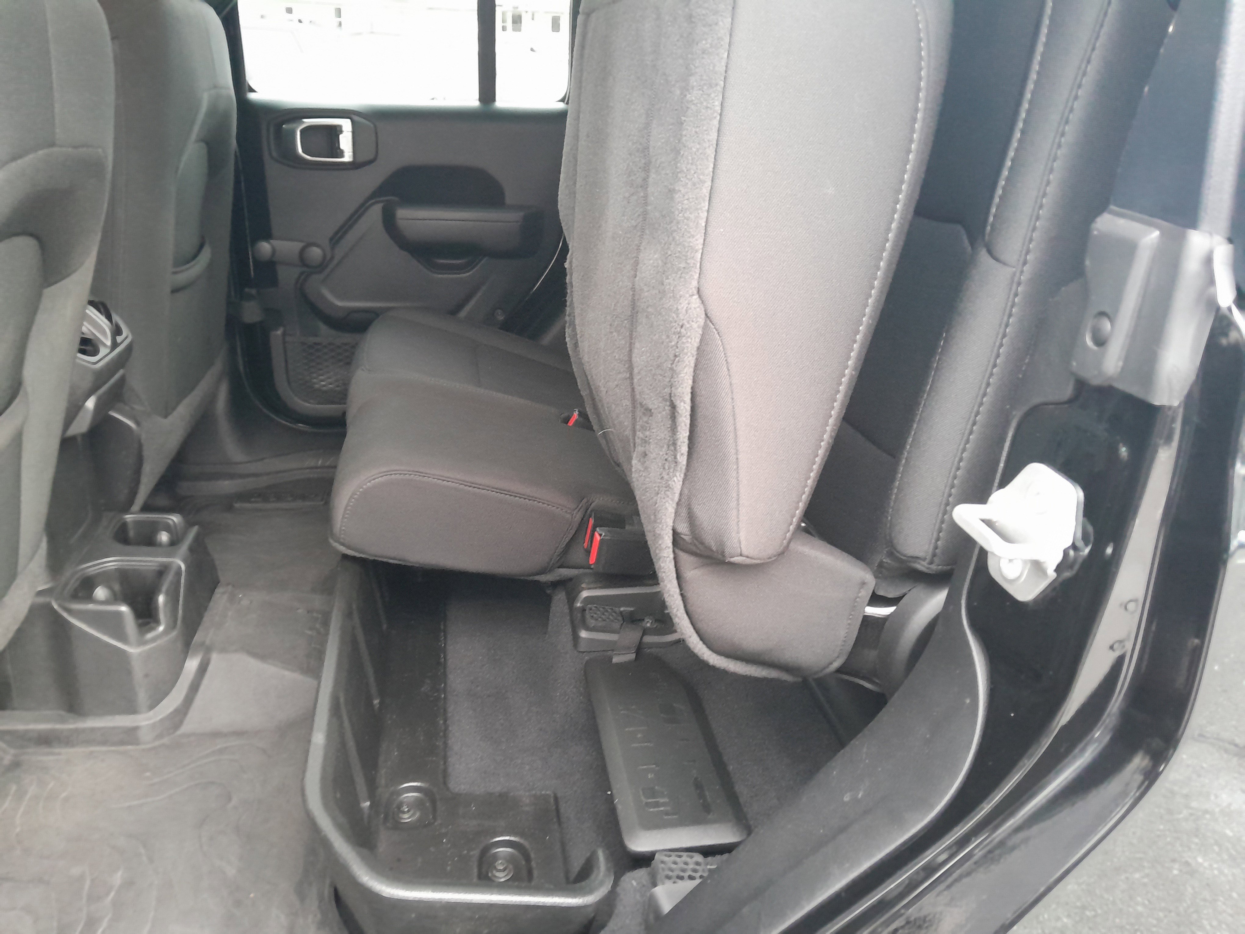 Certified 2022 Jeep Gladiator Sport image 28