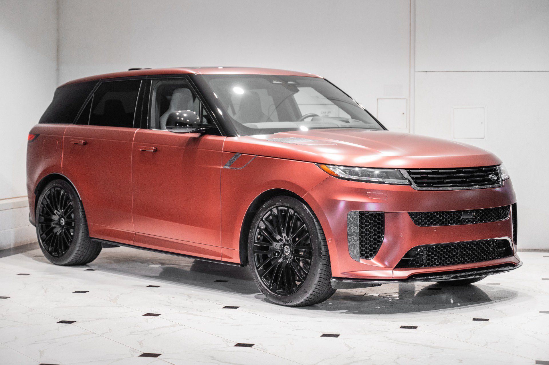 Used 2025 Land Rover Range Rover Sport SV Edition Two AWD/4WD image 3