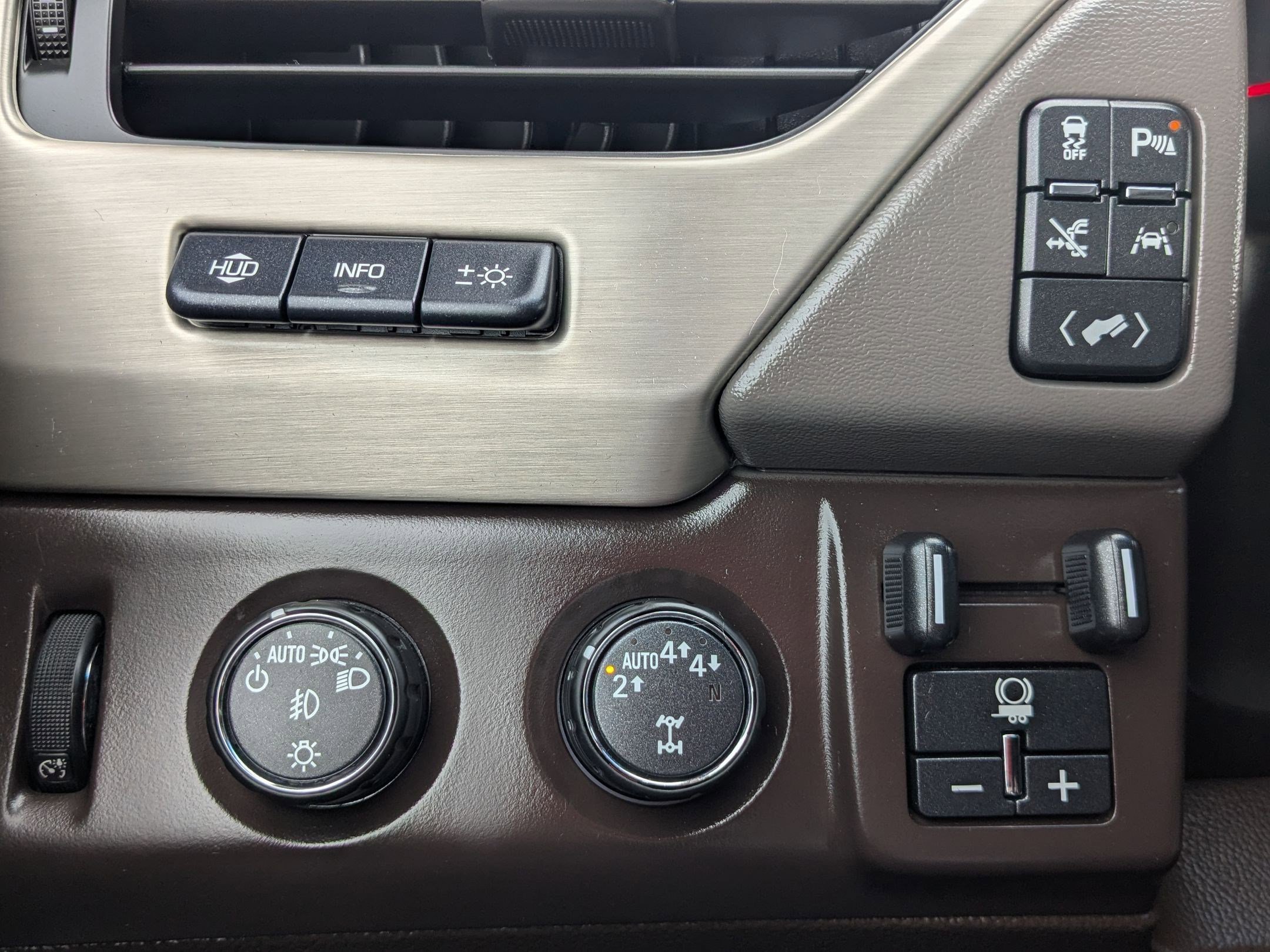 Used 2018 GMC Yukon XL Denali w/ Denali Ultimate Package image 19