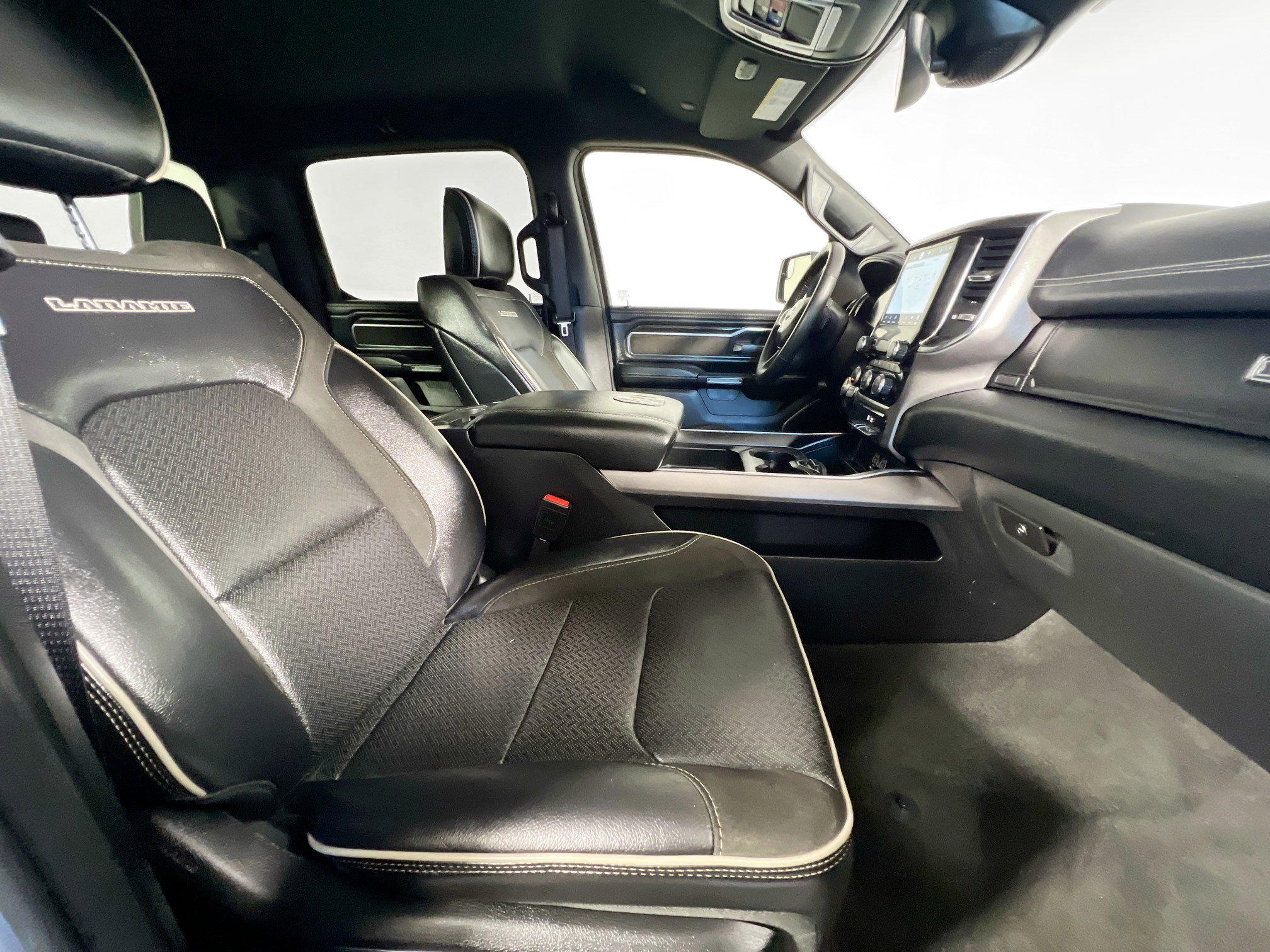 Used 2024 RAM 1500 Laramie image 31
