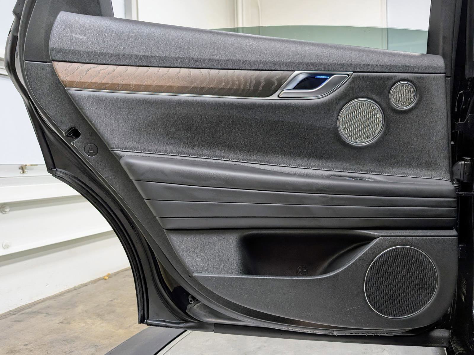 Used 2024 Genesis G80 image 16