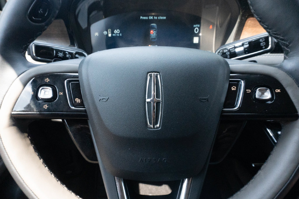 Used 2025 Lincoln Corsair Reserve FWD image 22