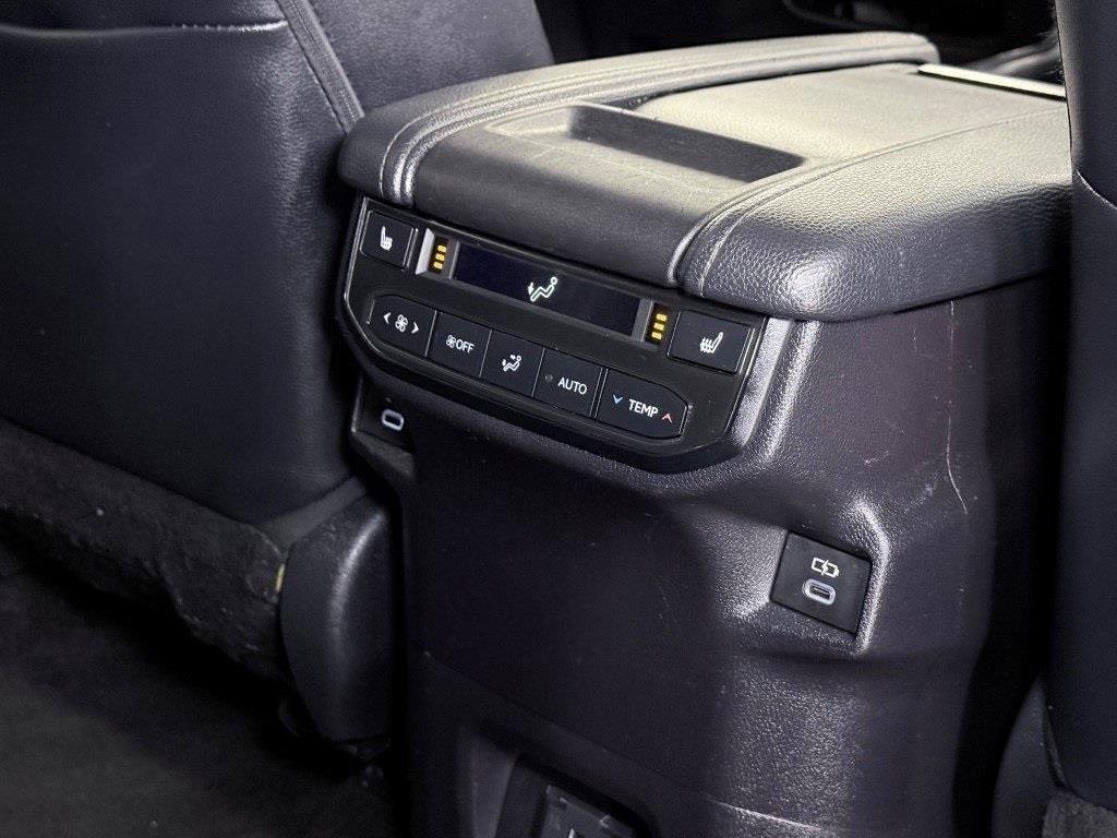 Used 2024 Toyota Grand Highlander Limited image 19