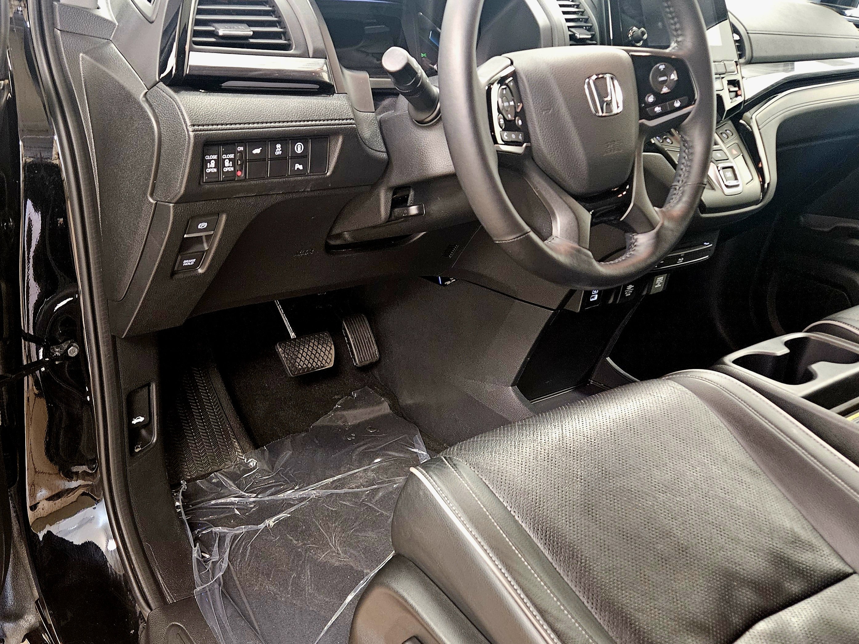 Used 2023 Honda Odyssey Elite image 42