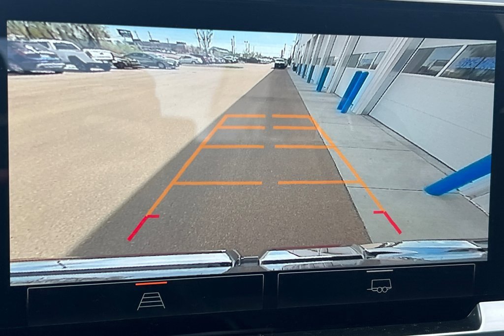 Used 2025 GMC Sierra 1500 Elevation image 16