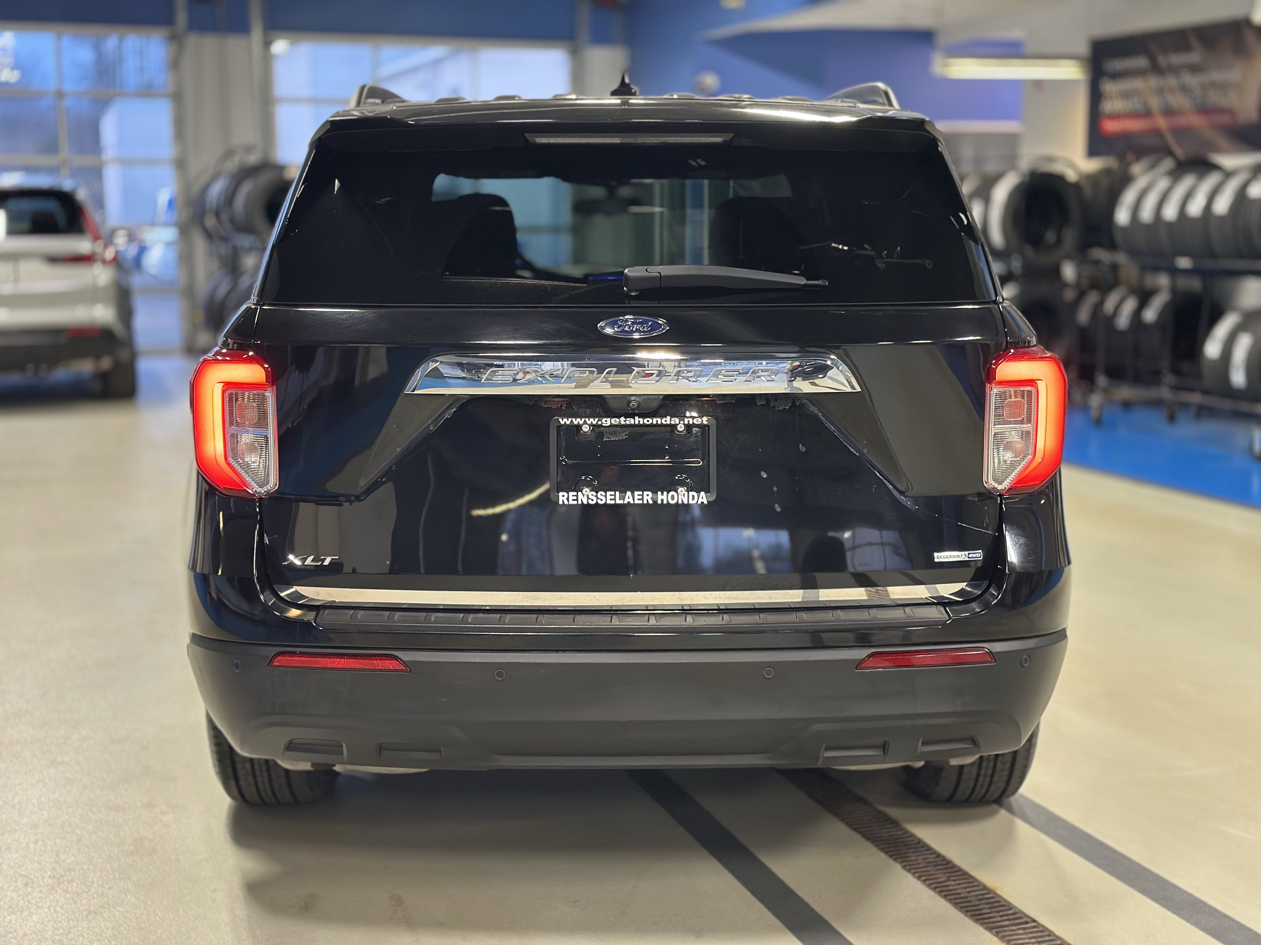 Used 2020 Ford Explorer XLT w/ Comfort Package image 5