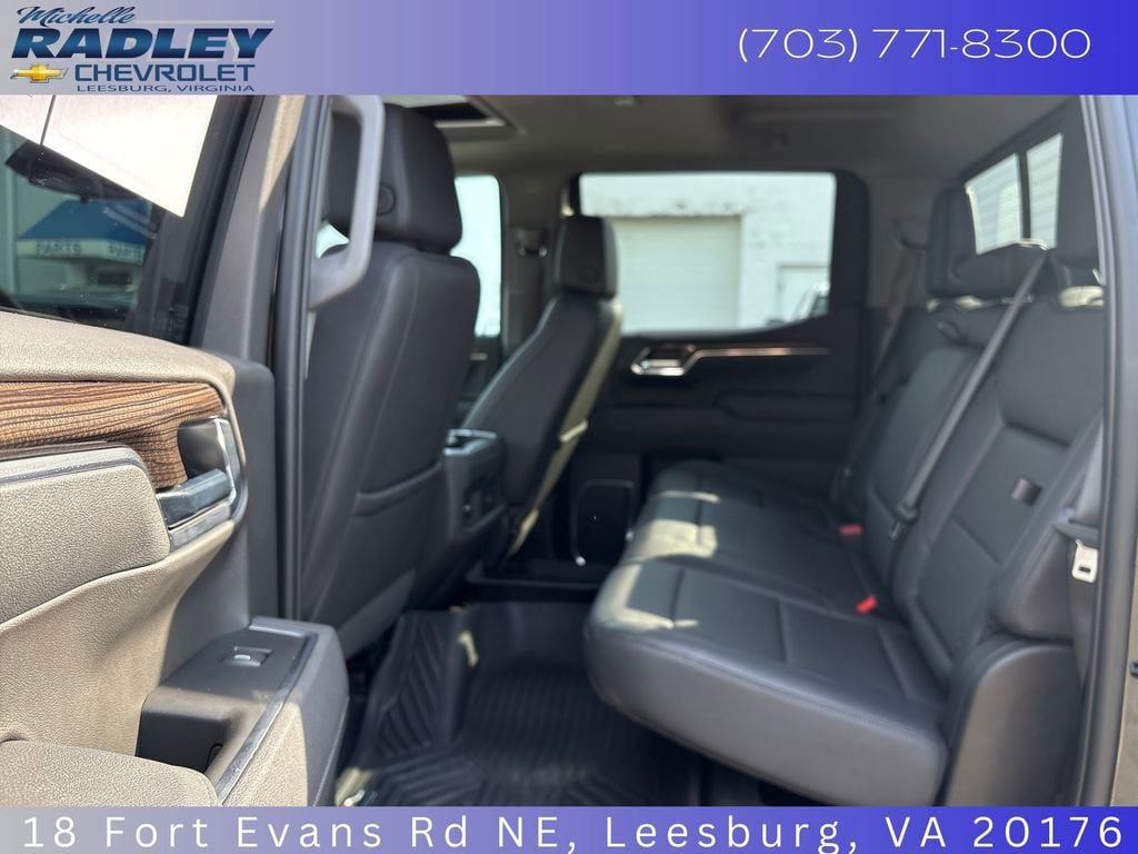 Used 2025 Chevrolet Silverado 1500 LT Trail Boss w/ Convenience Package II AWD/4WD image 23