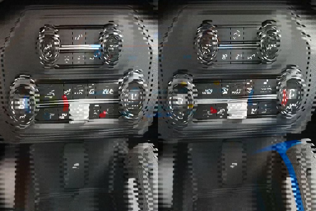 Used 2024 Ford Bronco Black Diamond AWD/4WD image 22