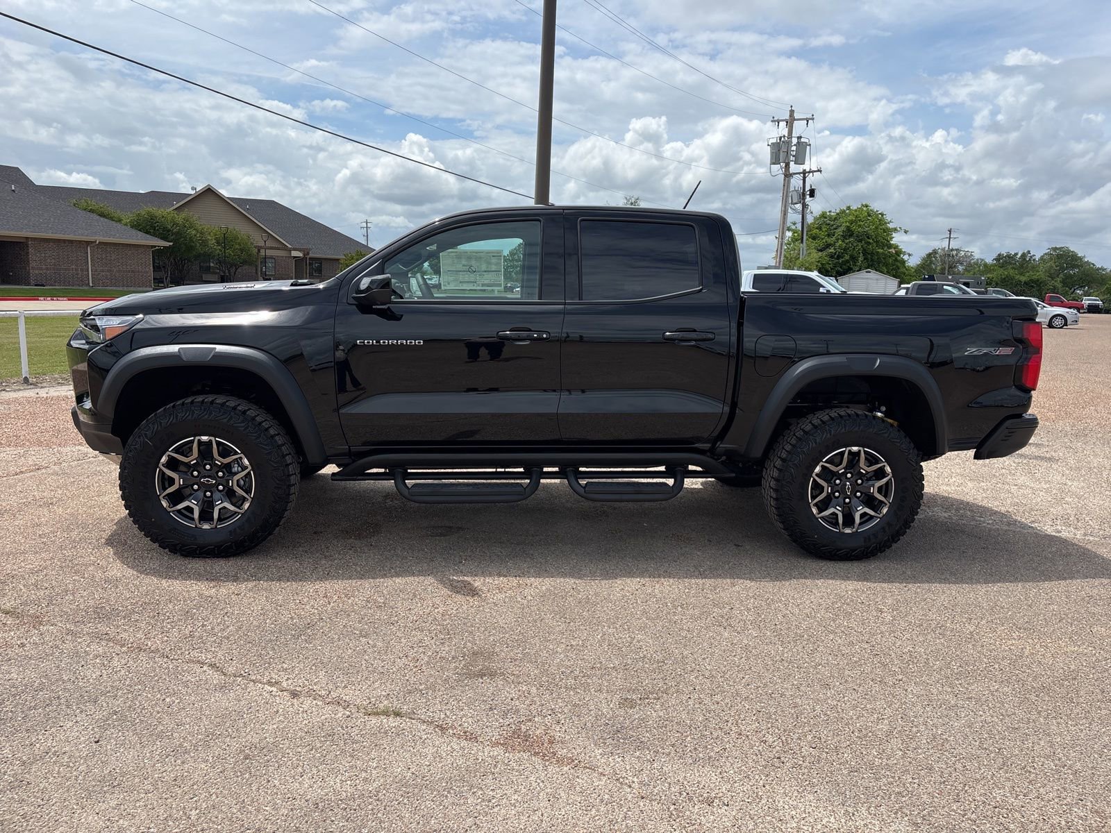New 2026 Chevrolet Colorado ZR2 w/ Technology Package AWD/4WD image 2