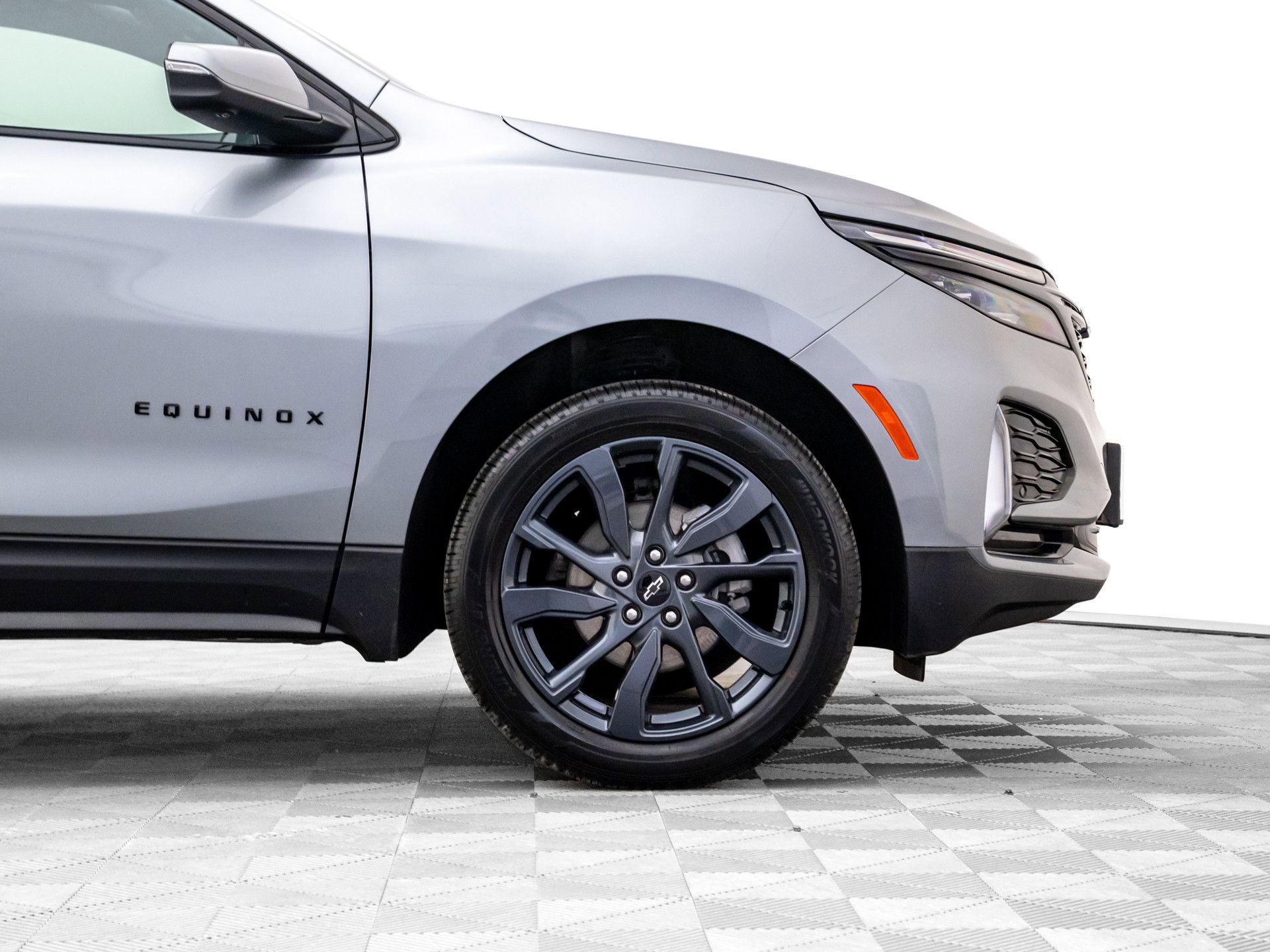 Used 2024 Chevrolet Equinox RS image 32