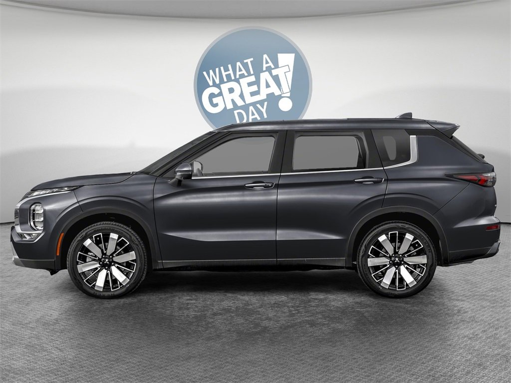 New 2025 Mitsubishi Outlander SE image 3