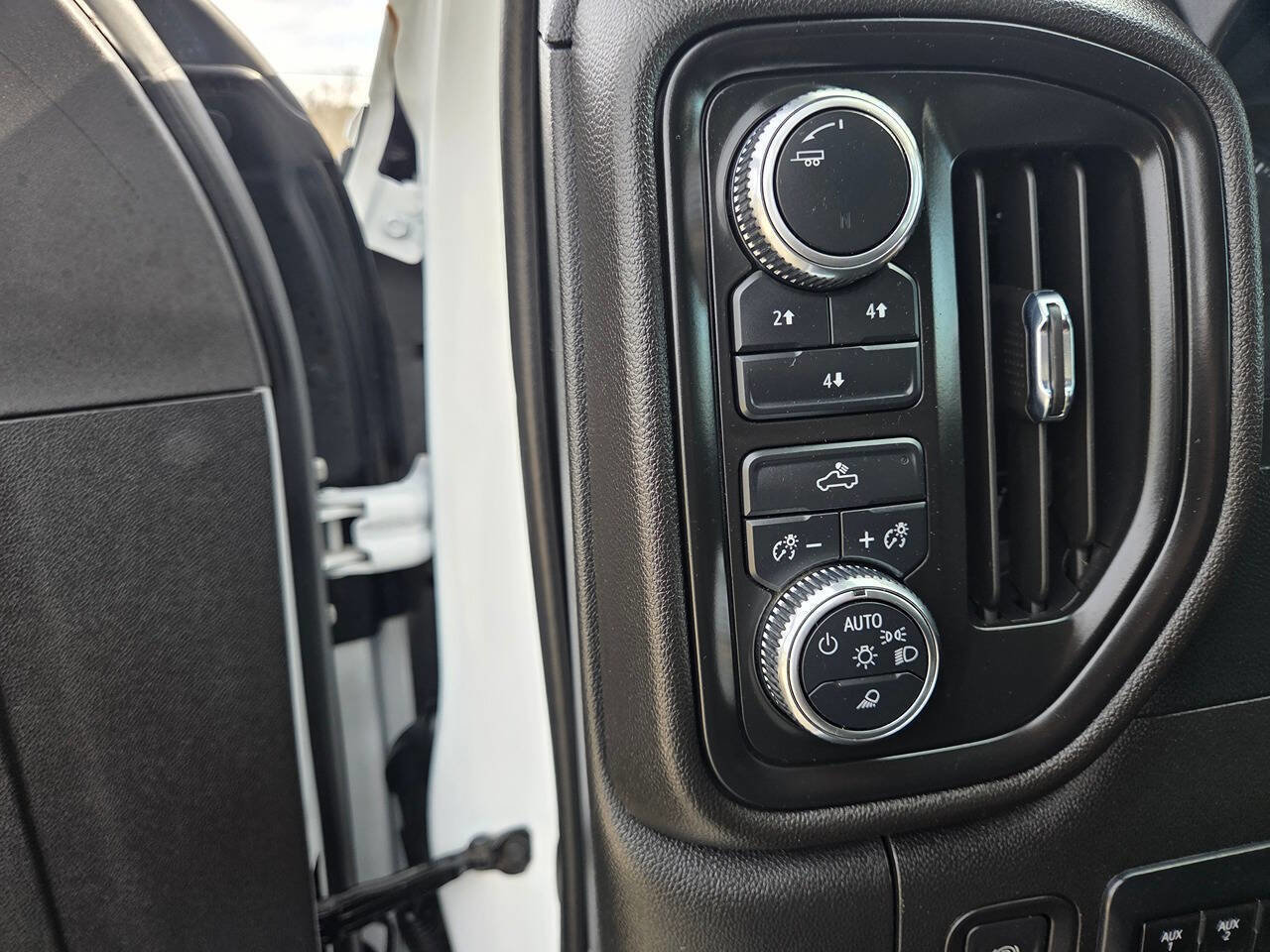 Used 2023 GMC Sierra 3500 Pro w/ Convenience Package image 15
