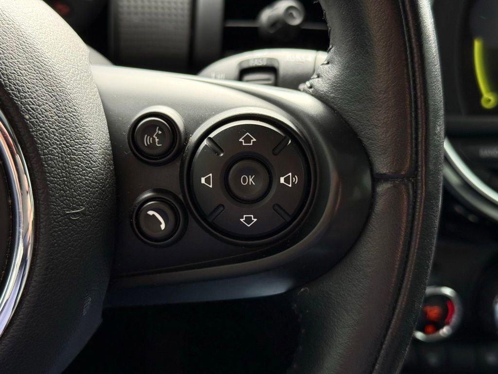 Used 2017 MINI Cooper 4-Door Hardtop image 21