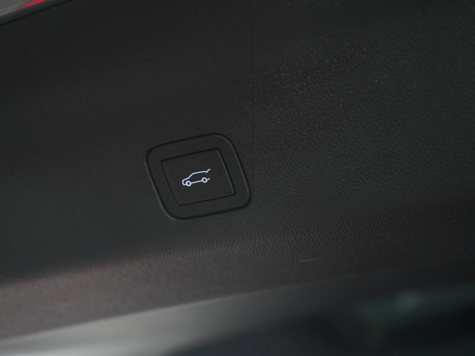 Used 2025 GMC Yukon Denali Ultimate w/ LPO, Floor Liner Package image 11