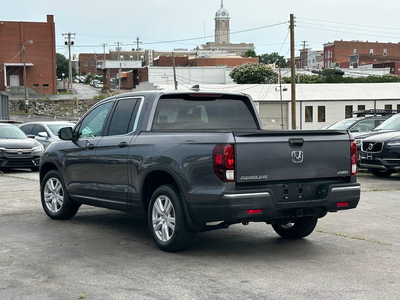 Used 2017 Honda Ridgeline RT image 4