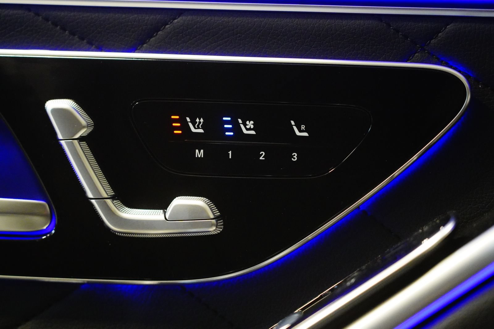 New 2026 Mercedes-Benz S 580e 4MATIC Sedan image 29