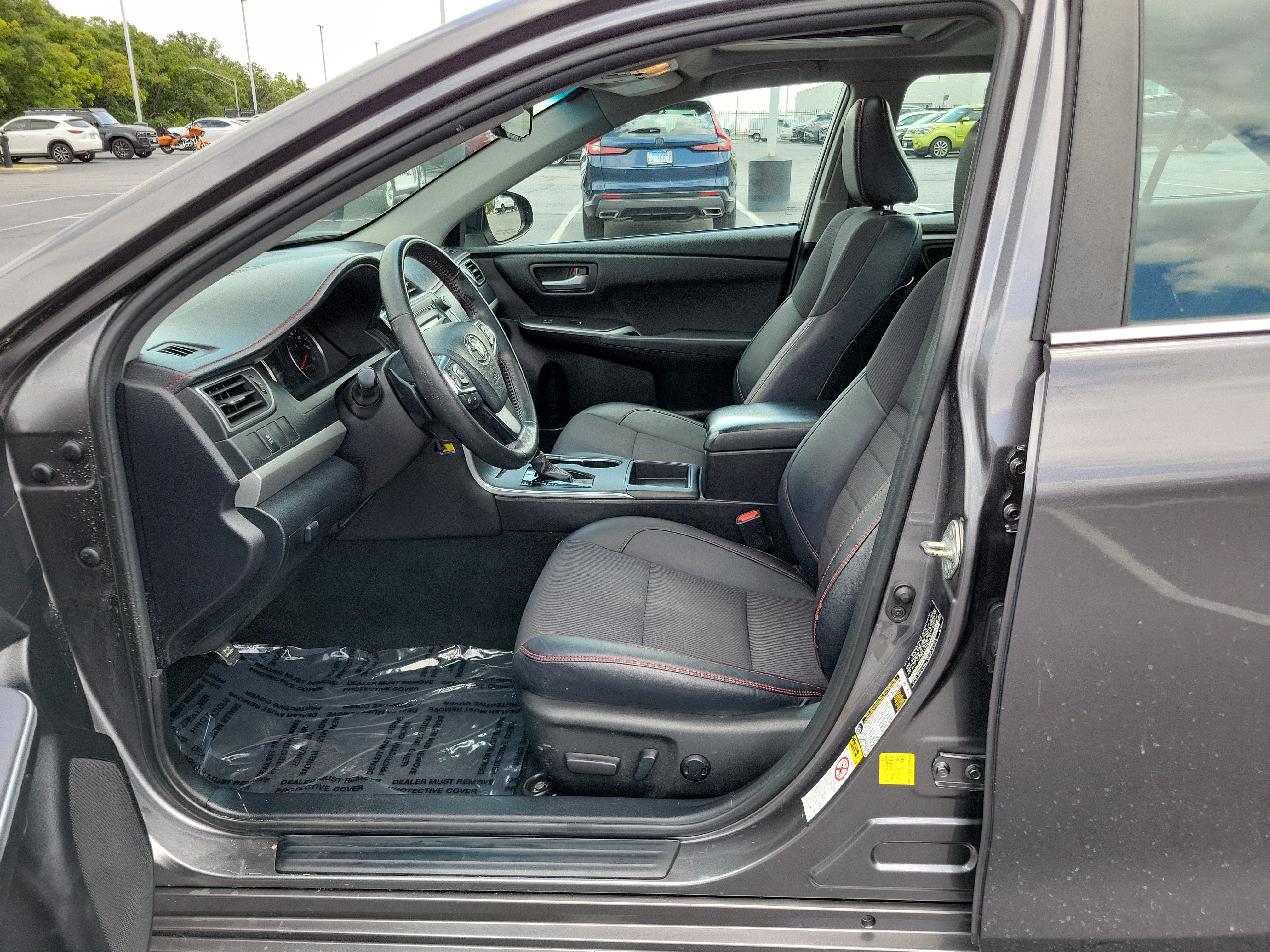 Used 2016 Toyota Camry SE FWD image 18