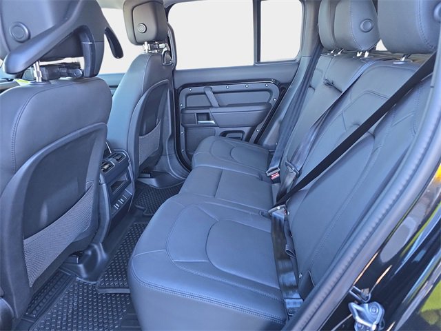 New 2026 Land Rover Defender 110 X-Dynamic SE image 10