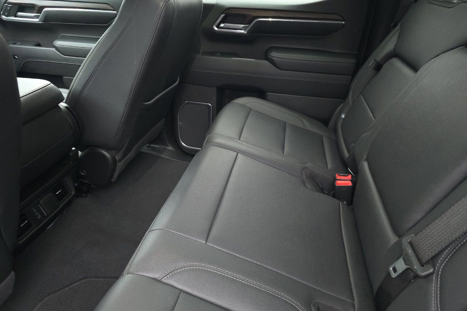 Used 2024 GMC Sierra 1500 SLT image 16