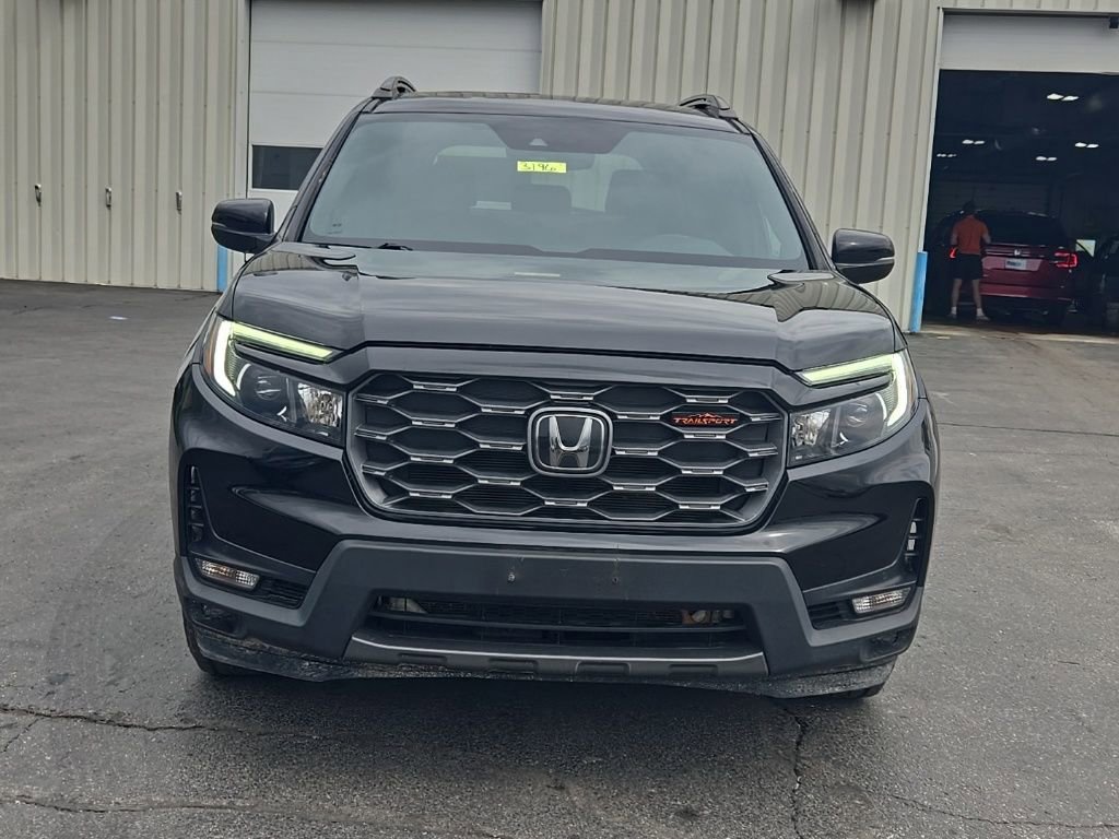 Used 2023 Honda Passport TrailSport image 2