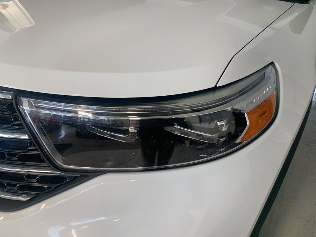 Used 2020 Ford Explorer XLT w/ Equipment Group 202A image 9