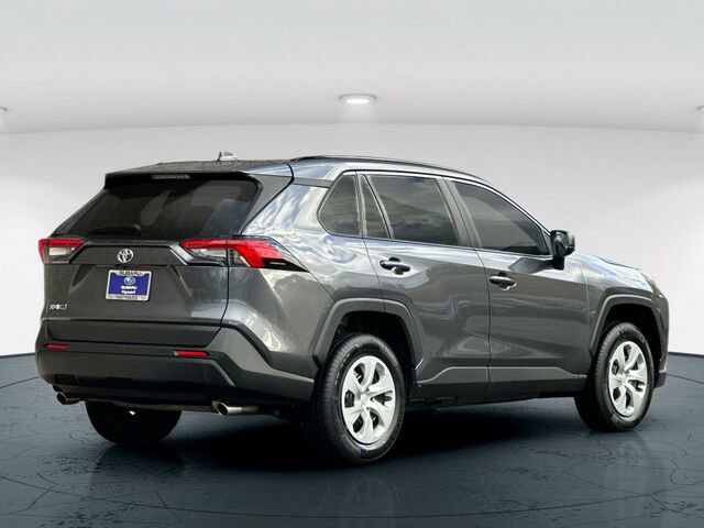 Used 2021 Toyota RAV4 LE image 6
