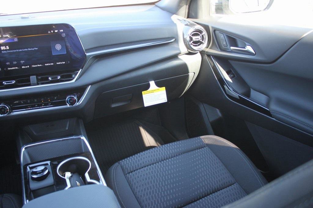 New 2026 Chevrolet Equinox LT w/ LPO, Floor Liner Package image 7