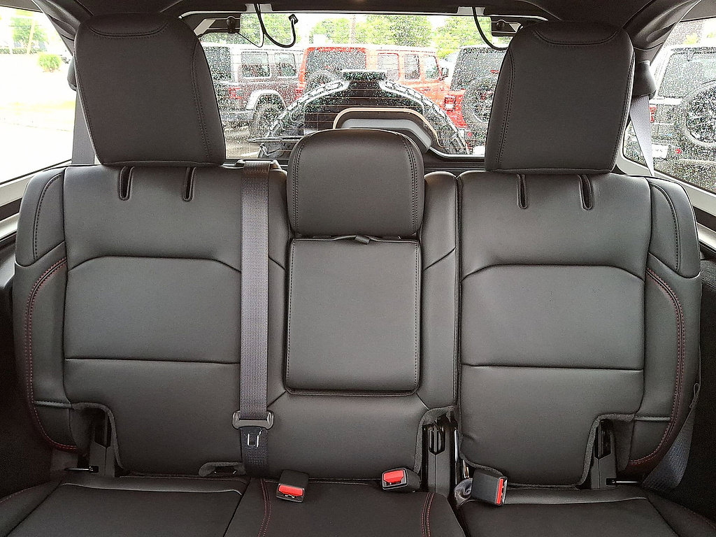 Used 2026 Jeep Wrangler Unlimited Rubicon 392 w/ Quick Order Package 27X Moab AWD/4WD image 13