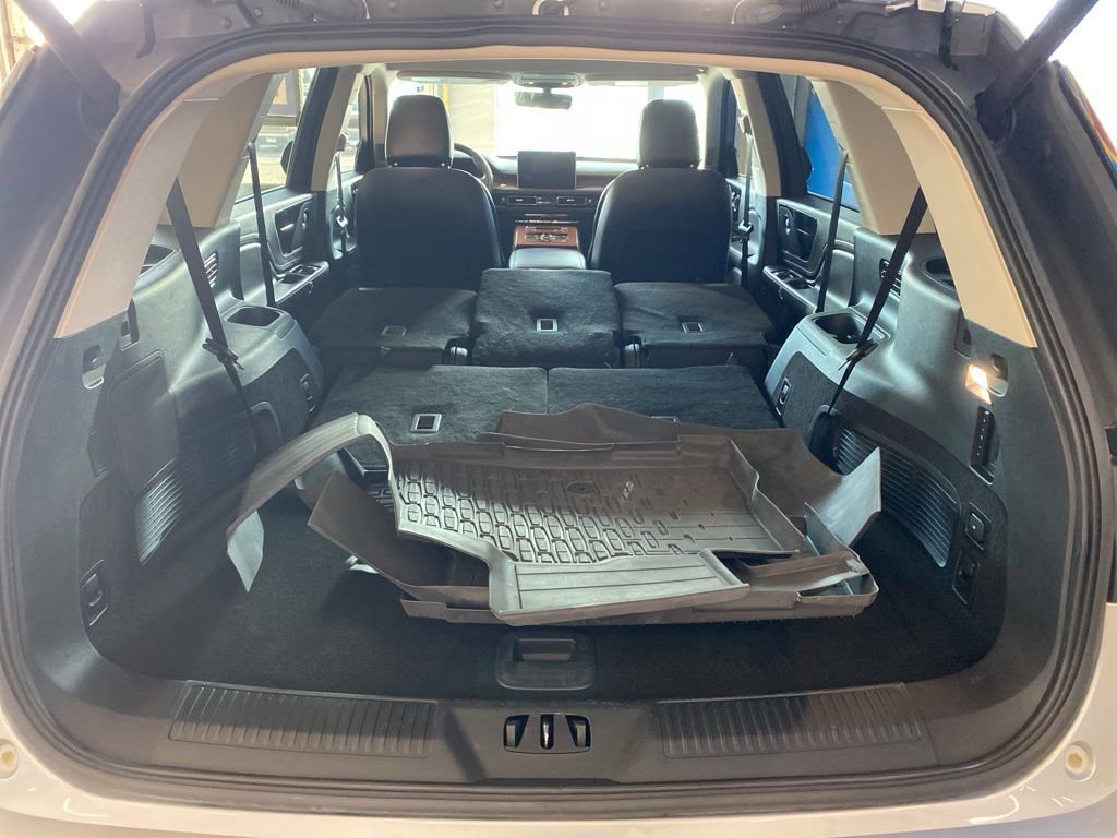 Used 2024 Lincoln Aviator Reserve w/ Jet Appearance Package image 22