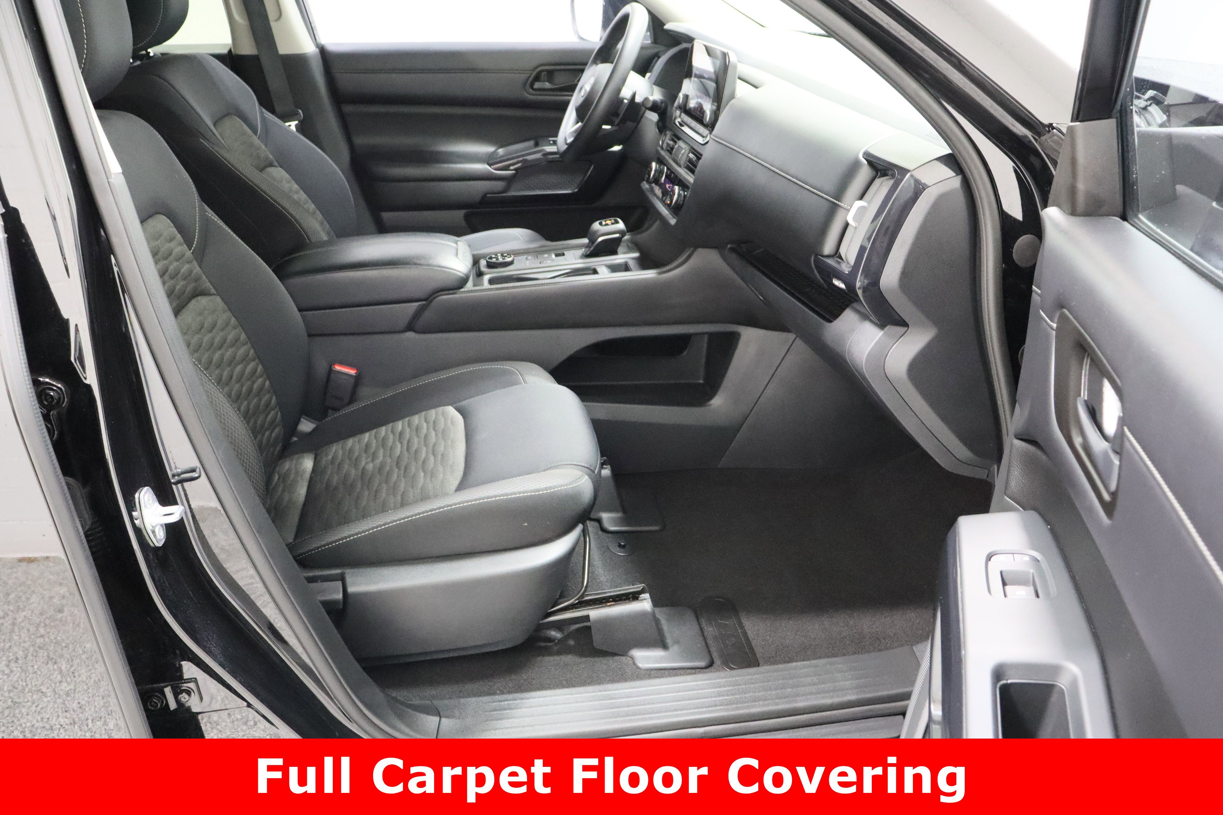 Used 2023 Nissan Pathfinder S image 37