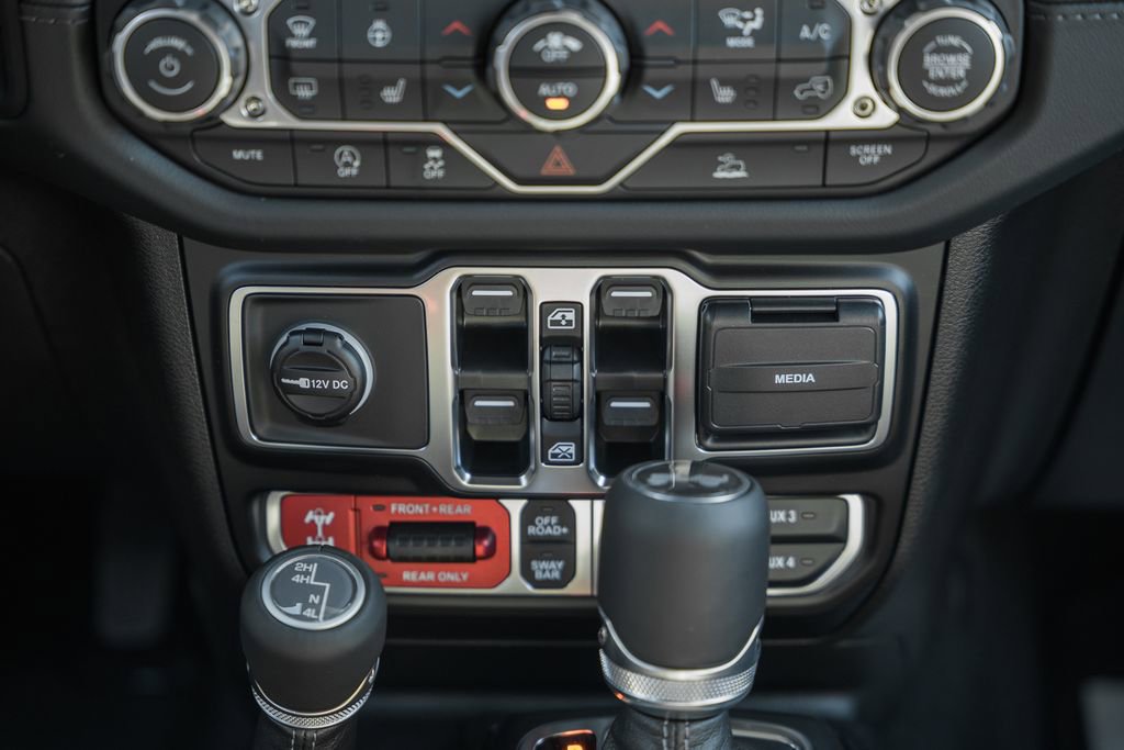 New 2025 Jeep Wrangler Unlimited Rubicon w/ Convenience Group image 23