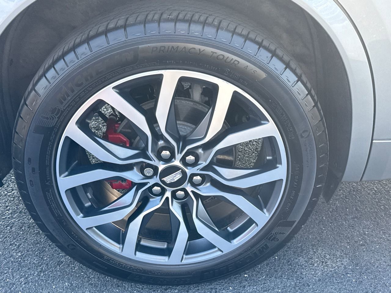 Used 2024 Cadillac XT6 Sport w/ Technology Package image 9