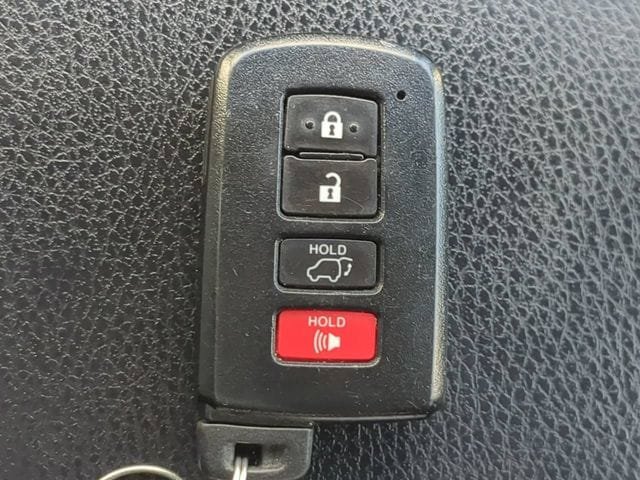 Used 2016 Toyota RAV4 XLE AWD/4WD image 27