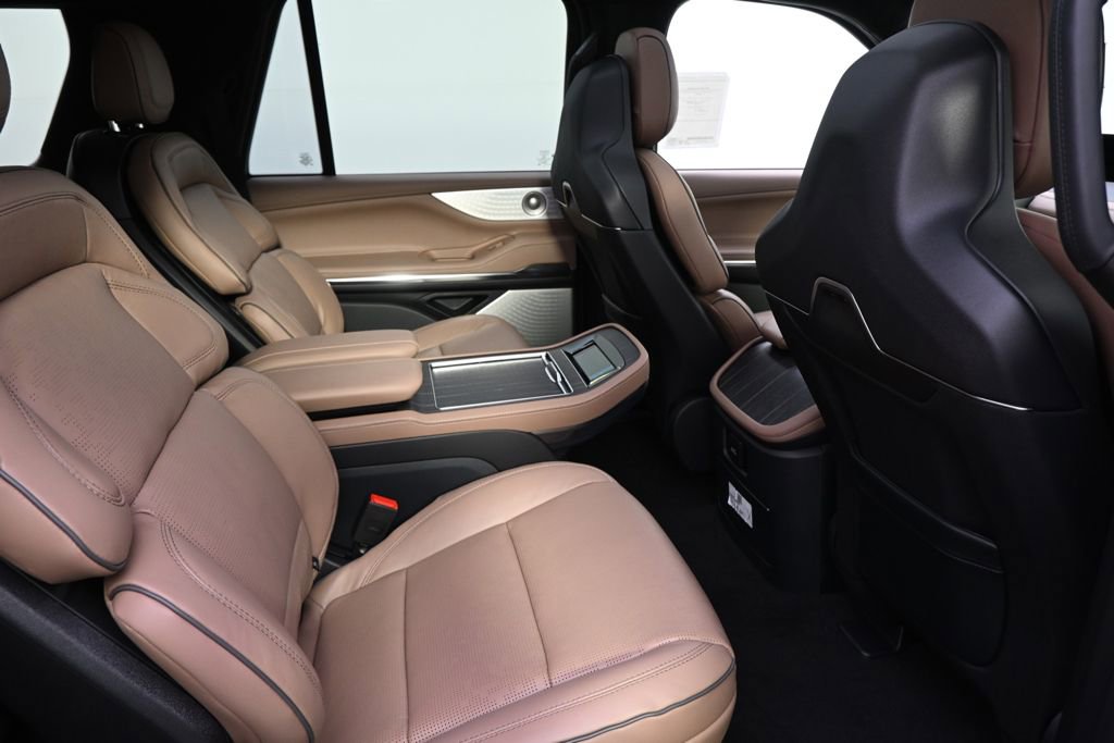 New 2026 Lincoln Navigator L Black Label image 18