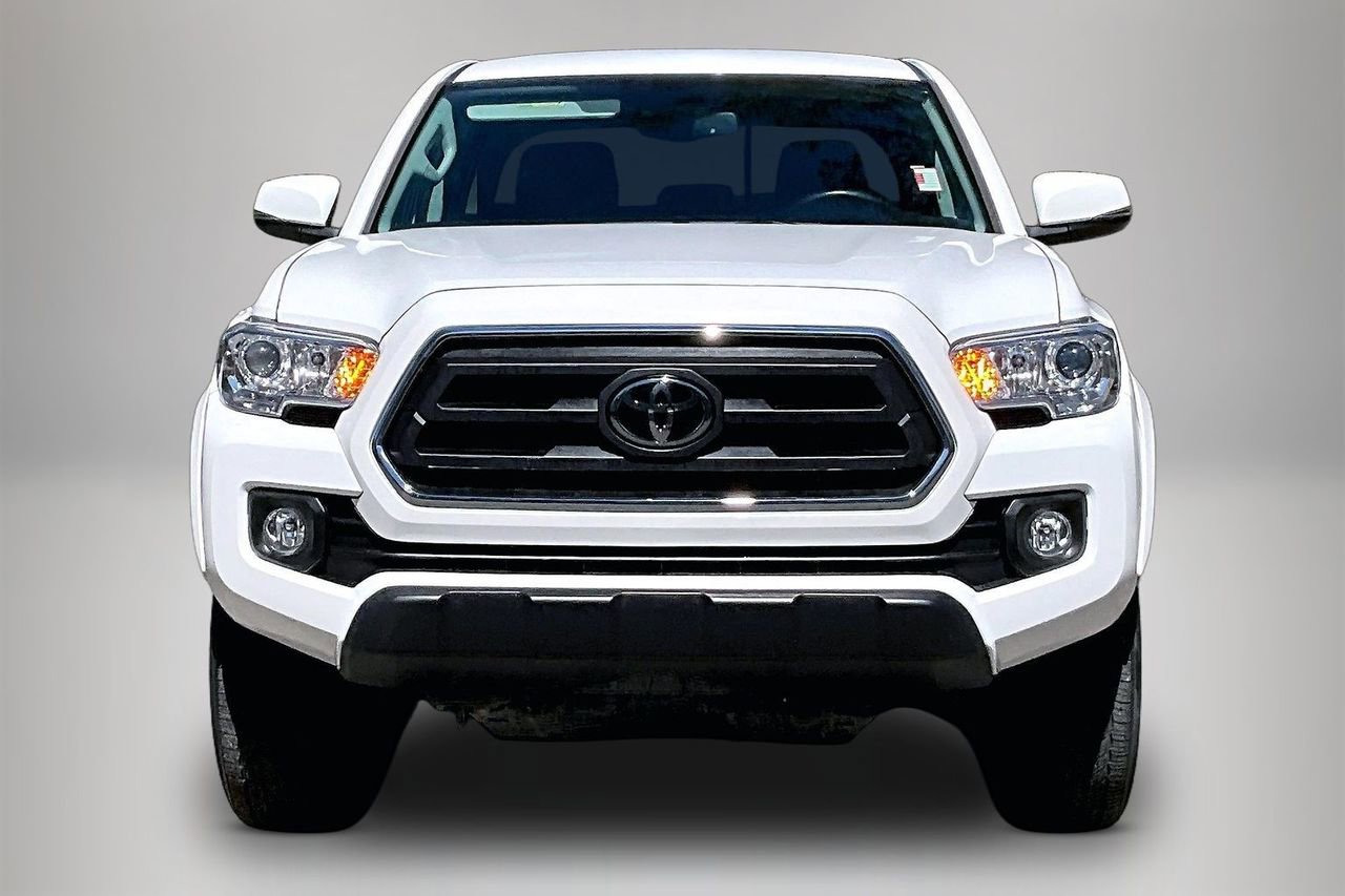 Used 2022 Toyota Tacoma SR5 w/ Technology Package image 3