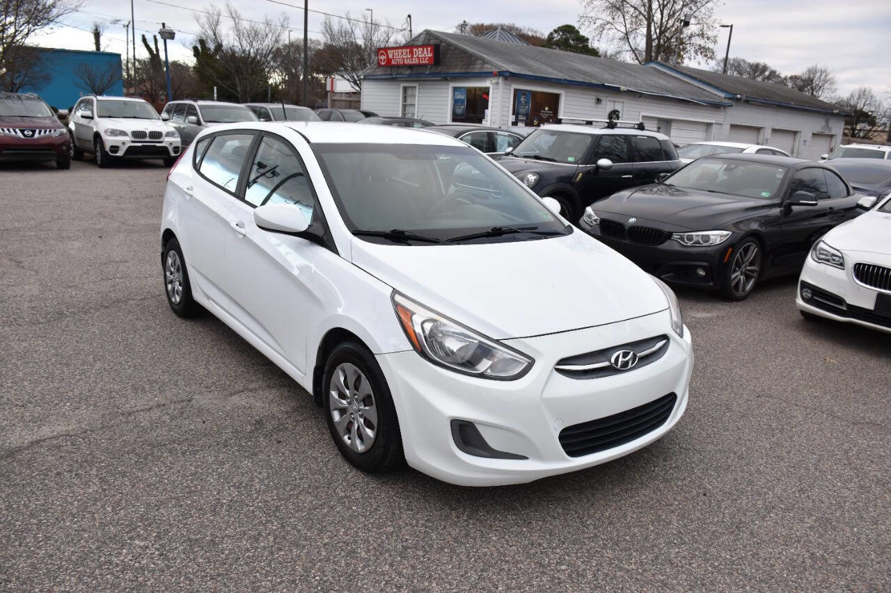 Used 2017 Hyundai Accent SE image 3
