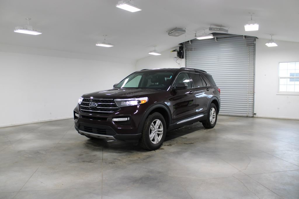 Used 2023 Ford Explorer XLT w/ Equipment Group 202A AWD/4WD image 4
