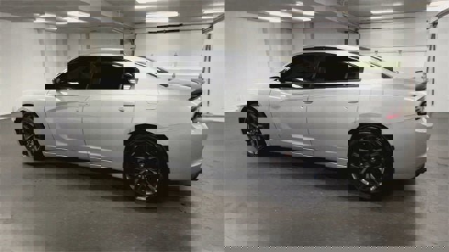 Used 2021 Dodge Charger SXT w/ Blacktop Package image 6