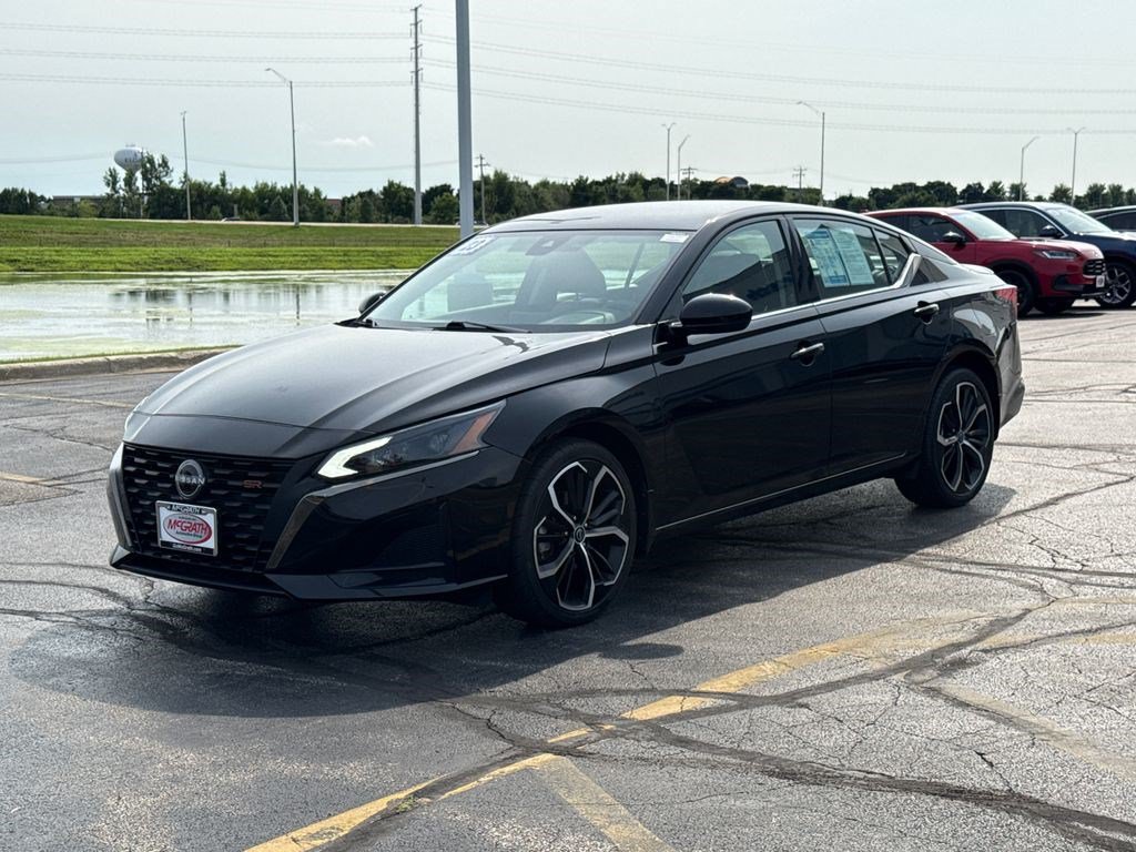 Used 2023 Nissan Altima 2.5 SR AWD/4WD image 7