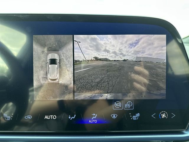 New 2025 Chevrolet Equinox EV LT image 15