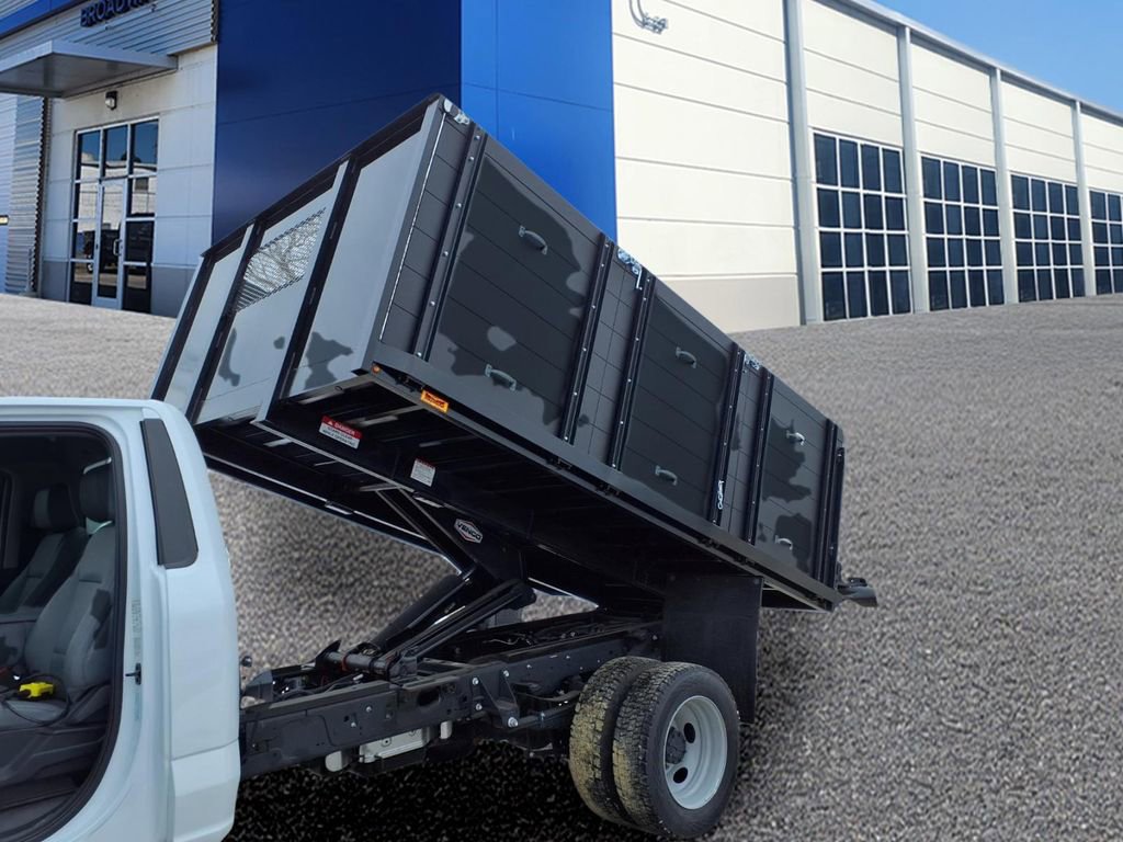 New 2025 Ford F550 4x4 Regular Cab Super Duty image 23