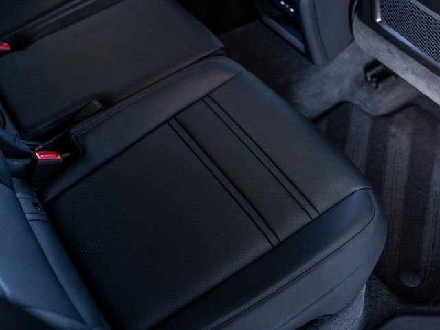 Certified 2025 Porsche Cayenne E-Hybrid image 36
