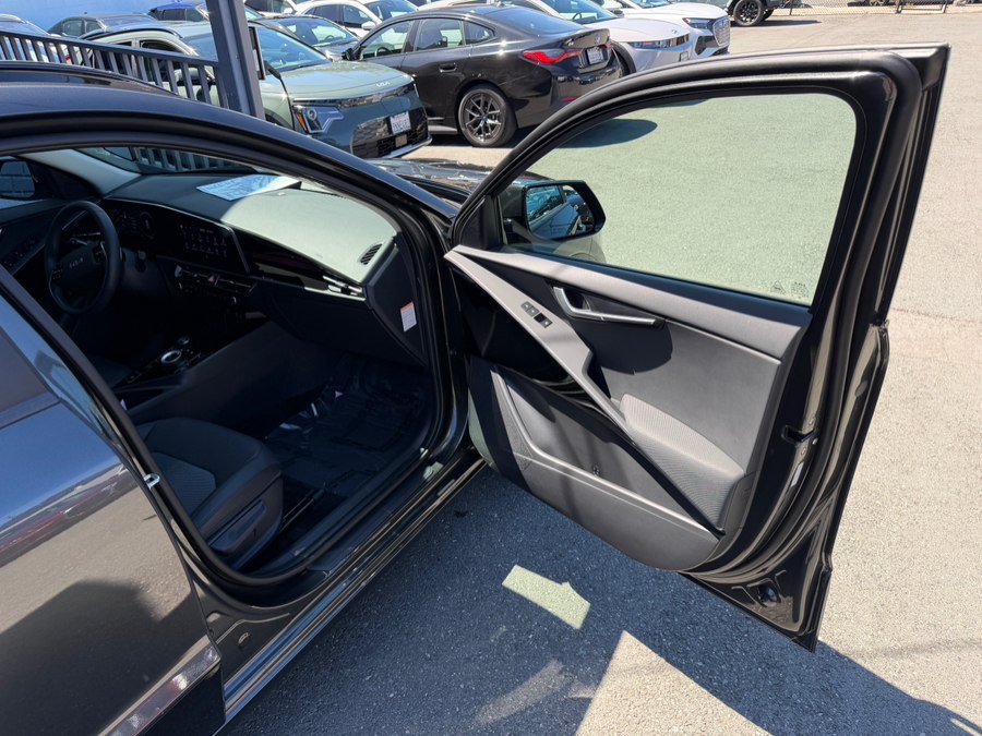Used 2024 Kia Niro Wind w/ Wind Preserve Package FWD image 35