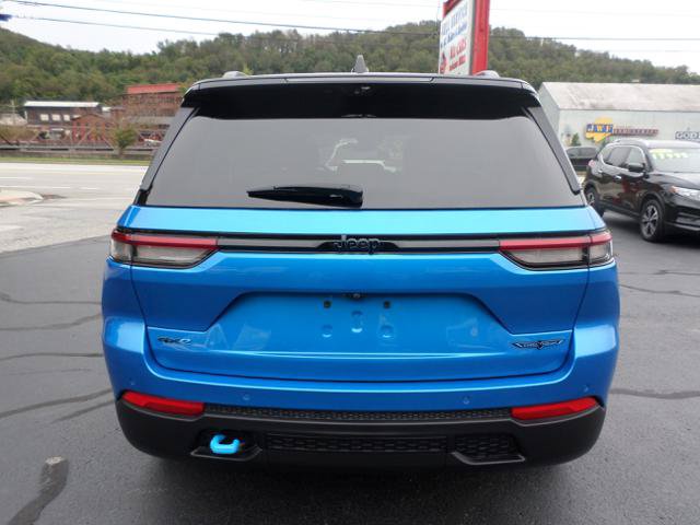 Used 2022 Jeep Grand Cherokee Trailhawk w/ Advanced Protech Group II AWD/4WD image 5