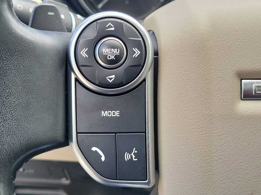 Used 2017 Land Rover Discovery SE AWD/4WD image 28