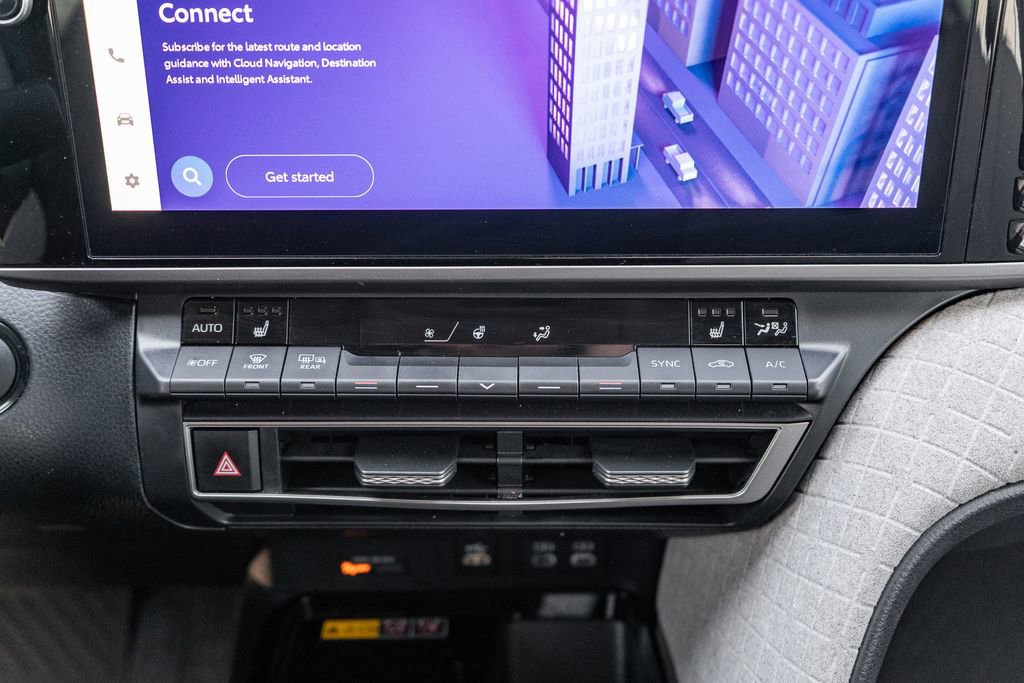 Used 2025 Toyota Camry XLE image 27