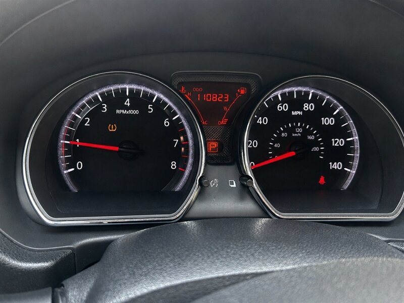 Used 2012 Nissan Versa SV FWD image 13