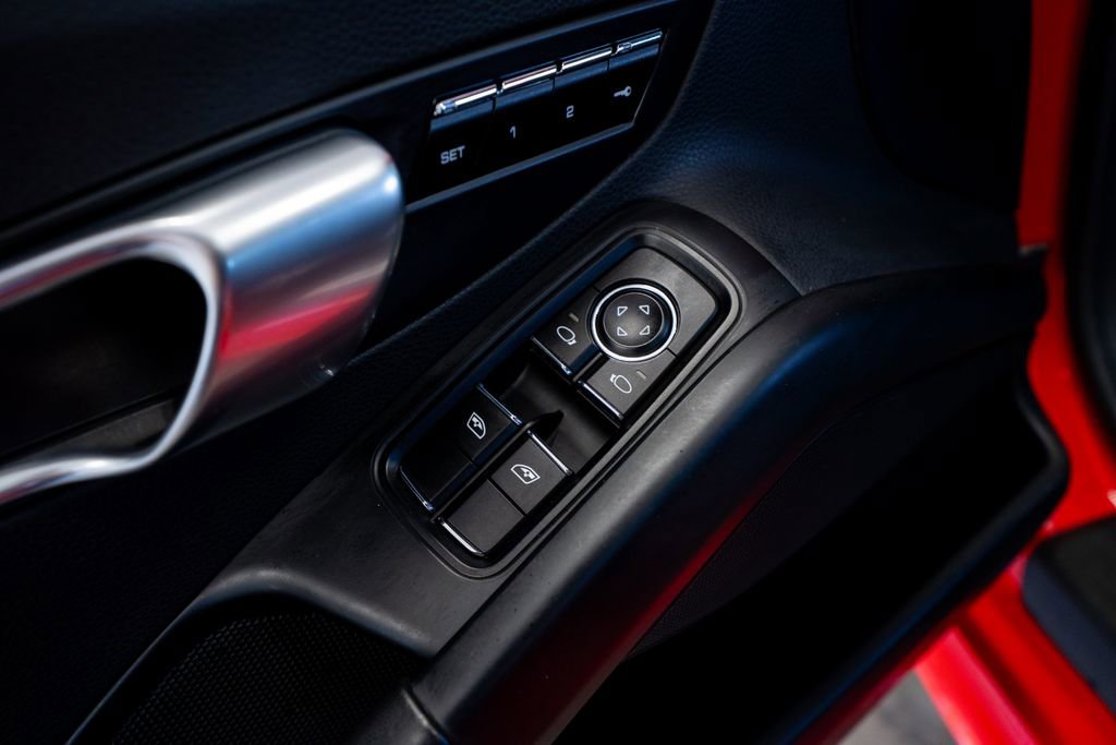 Used 2019 Porsche 718 Cayman RWD image 26